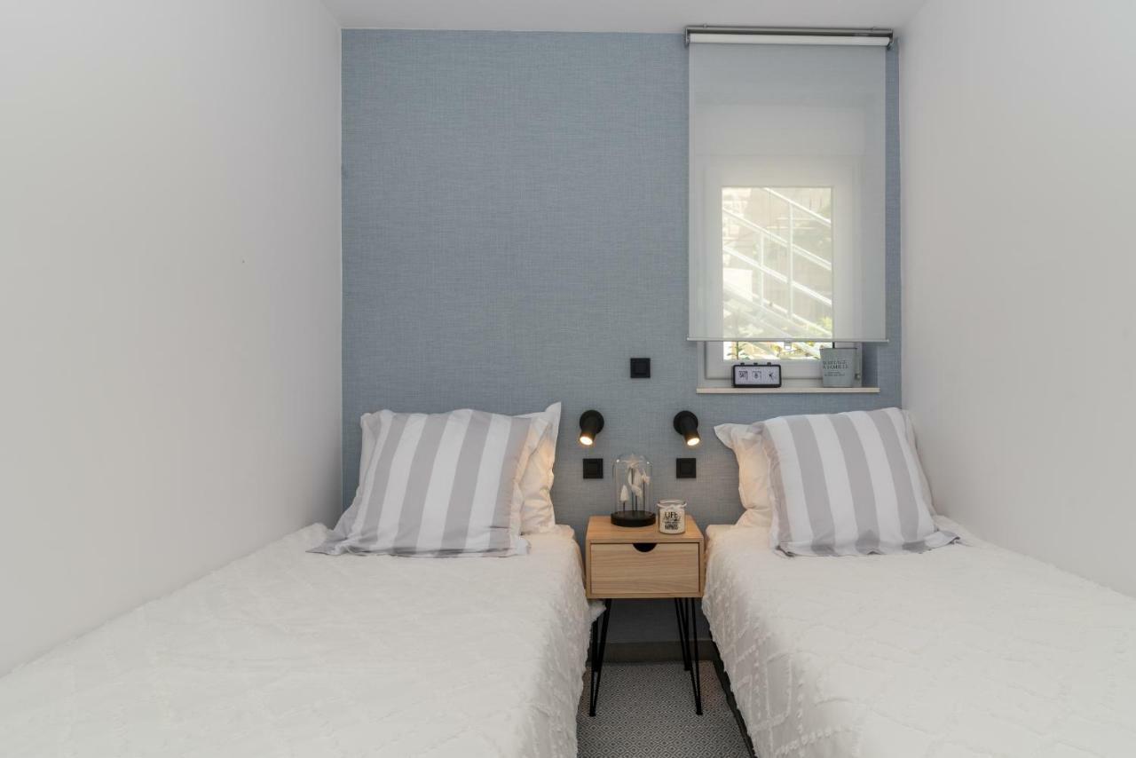 Apartments Flora トロギール エクステリア 写真