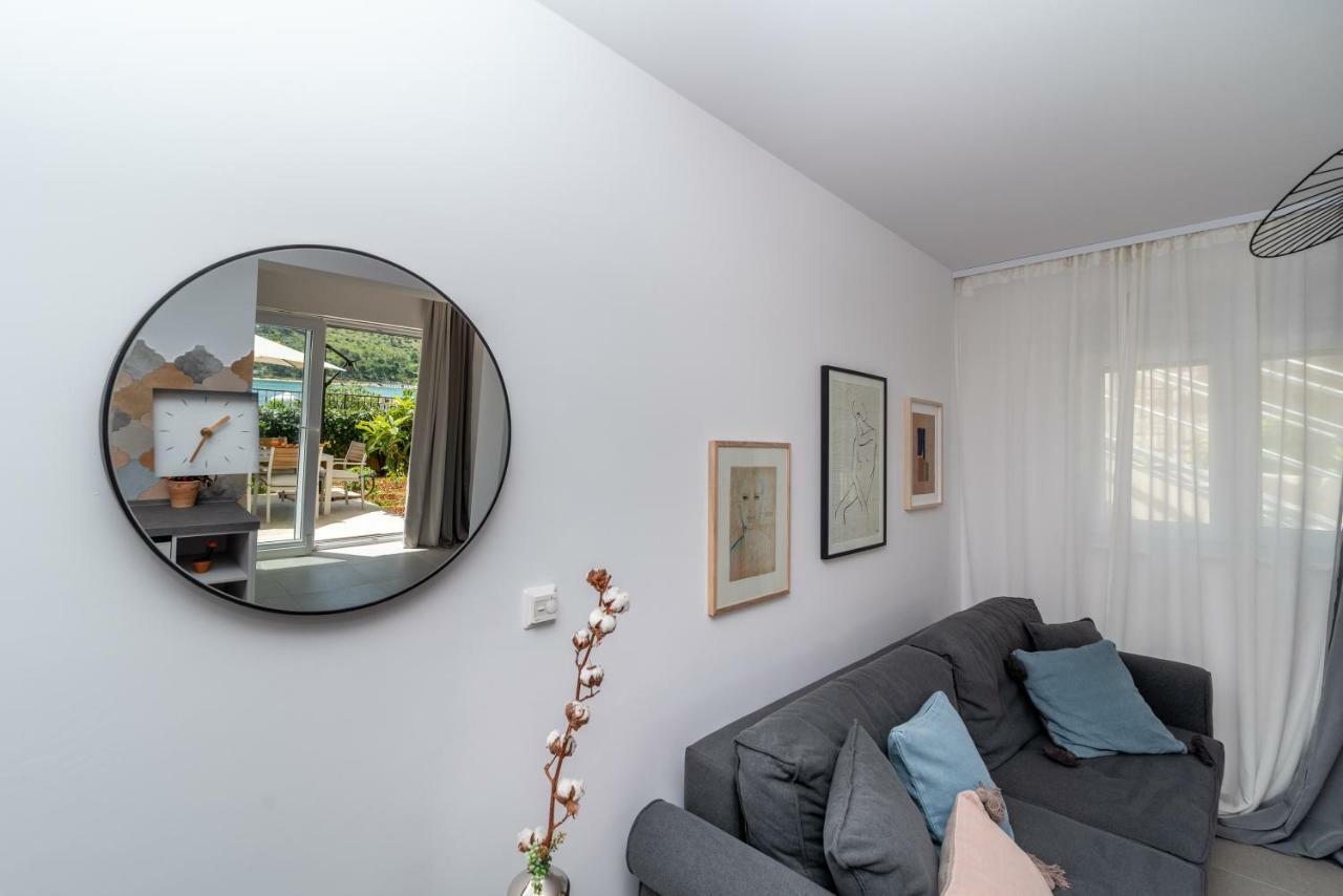 Apartments Flora トロギール エクステリア 写真
